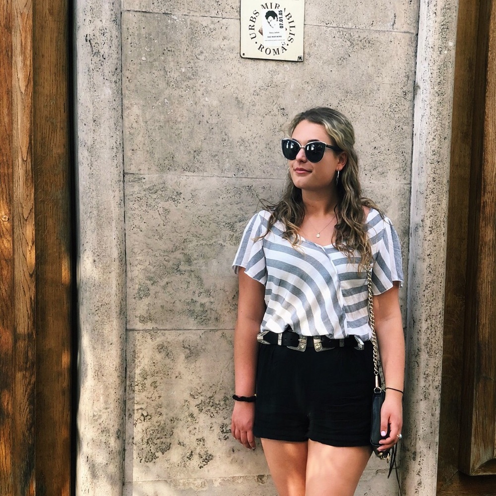 Meet your Posher, Courtney